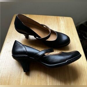 GNW Black leather round toe Mary Jane kitten heel Anna
Pumps - 7 1/2